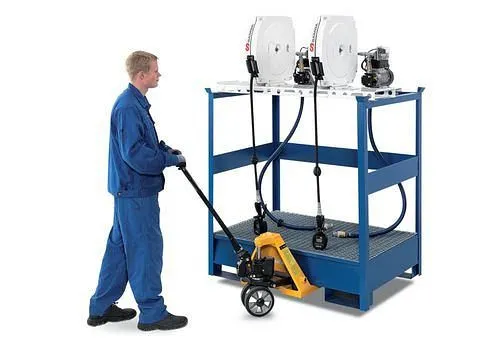 Stazione petrolifera DENIOS EPO-2-Z vasca 2 pompe elettriche barile avvolgitubo chiuso 10 m 201-607