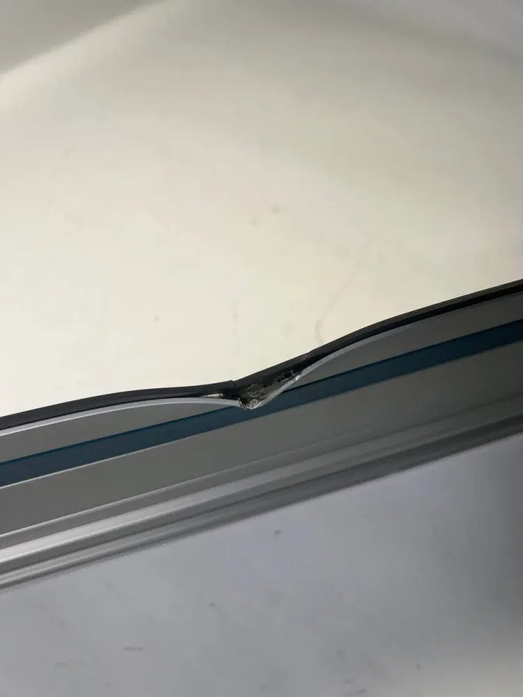 Guida Makita 1500 mm per seghe circolari portatili e tuffo ( 199141-8 )