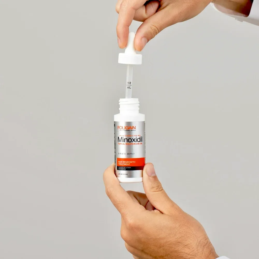 FOLIGAIN Minoxidil 5% Trattamento per la ricrescita dei capelli per uomo Fornitura per 12 mesi