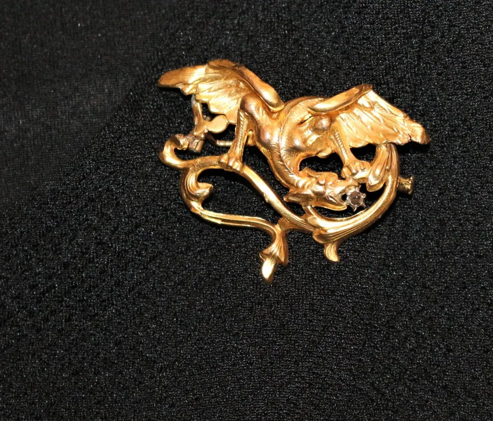Spilla pendente Chimera stile Art Nouveau