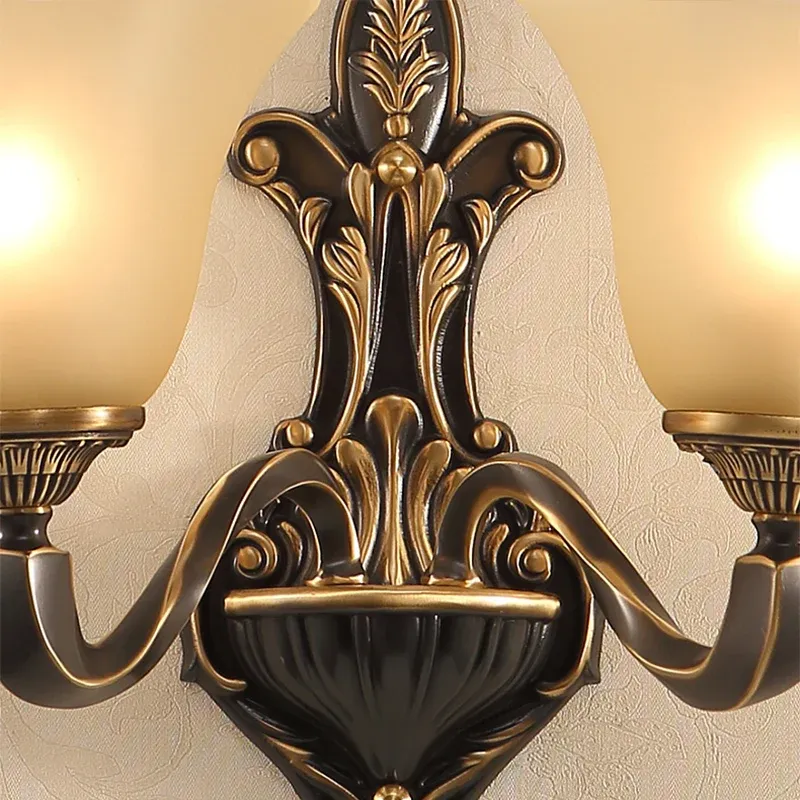 Lampada da parete per camera da letto floreale Lampada da parete abituale vetro bianco 1/2 luci ottone con braccio sinuoso...