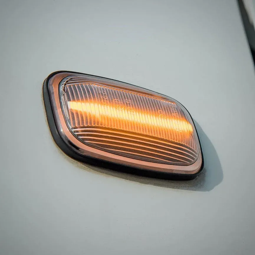 Ufficiale Licenziato STEDI Dynamic LED Side Marker to suit Toyota 70 & 100 Series Landcruiser