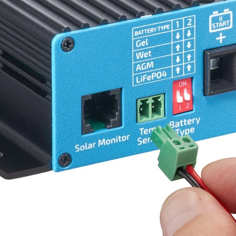 Doppio regolatore di carica solare DSC 35 MPPT per due batterie 12V 500Wp 50V 35A