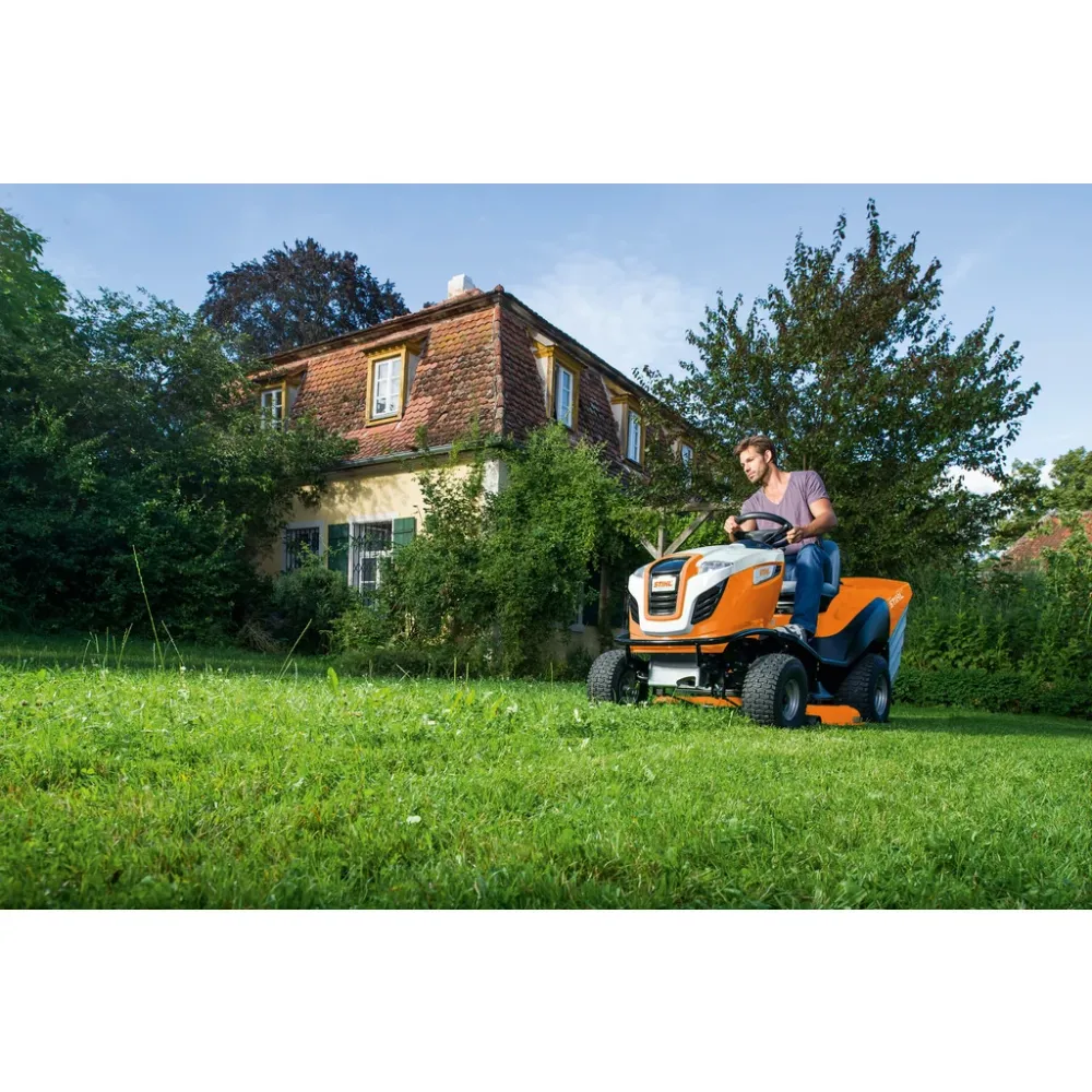 Trattorino tagliaerba Stihl RT 4082