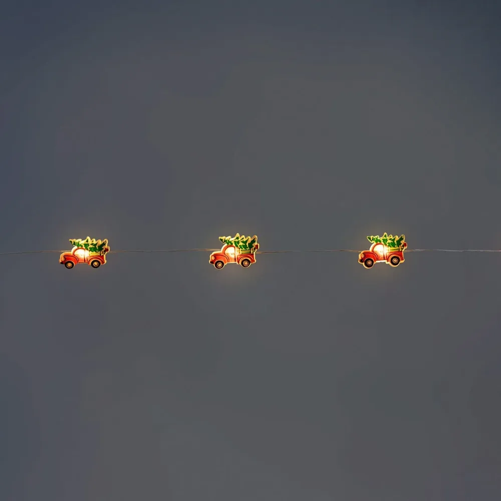 Stringa di luci con auto rosse e alberi di Natale - 228 cm