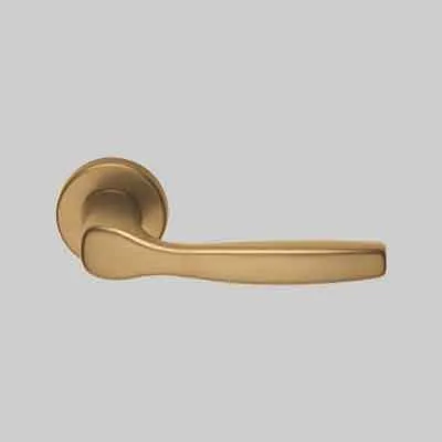 MANIGLIA 'GINEVRA' CON ROSETTA E BOCCHETTA Foro patent - colore bronzo. Prezzo per Pezzo.
